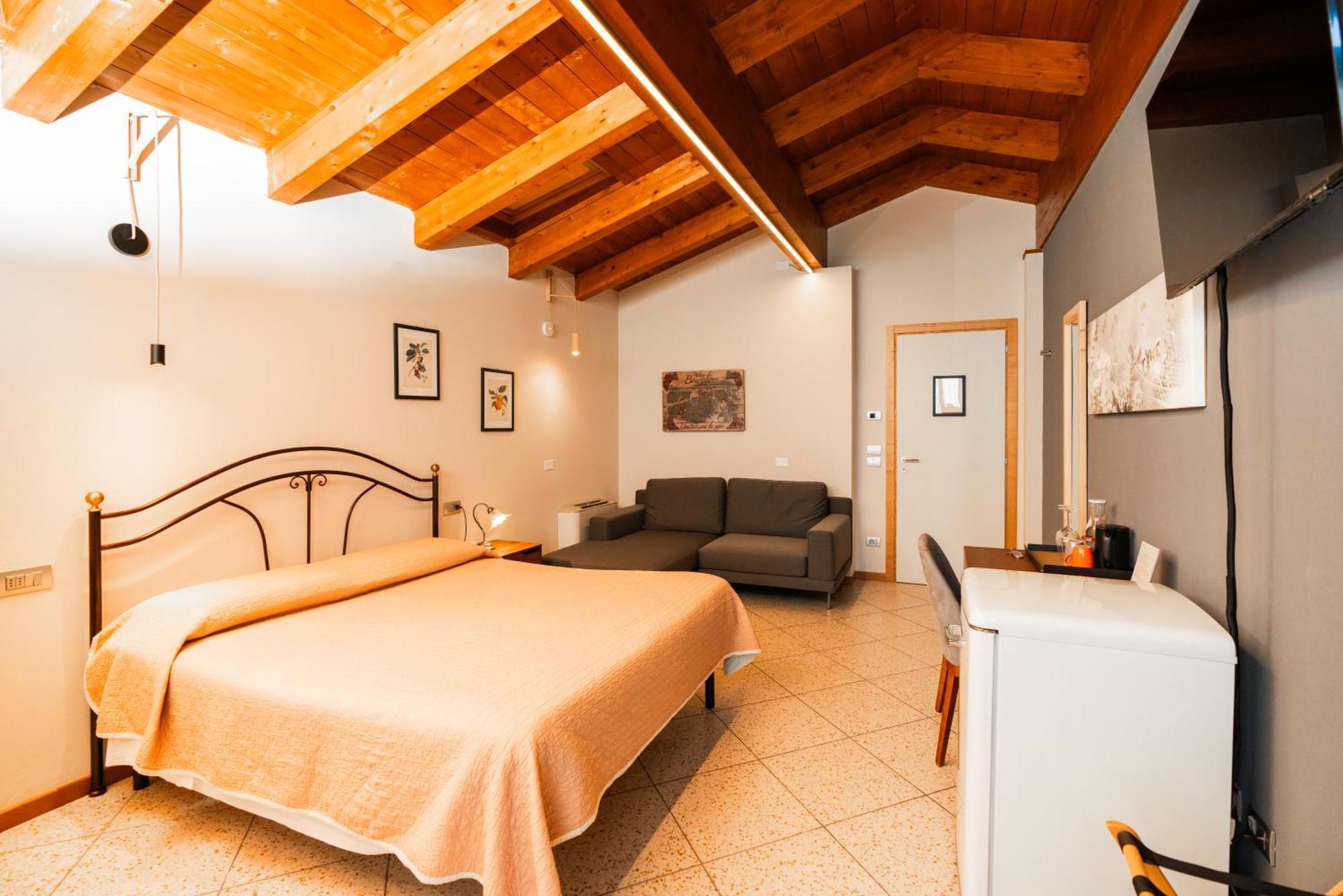 Agriturismo Dei Grippi Sona Eksteriør bilde