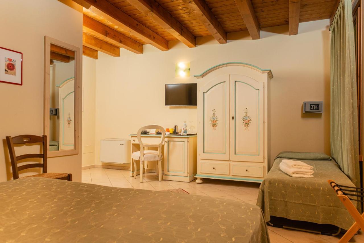 Agriturismo Dei Grippi Sona Eksteriør bilde
