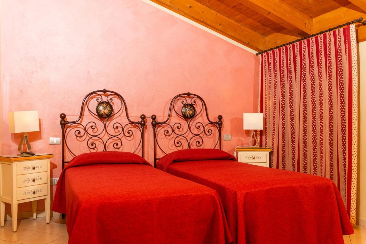 Agriturismo Dei Grippi Sona Eksteriør bilde