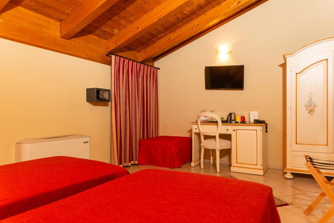 Agriturismo Dei Grippi Sona Eksteriør bilde