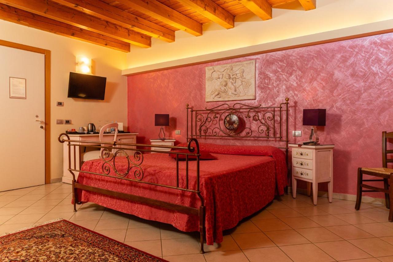 Agriturismo Dei Grippi Sona Eksteriør bilde