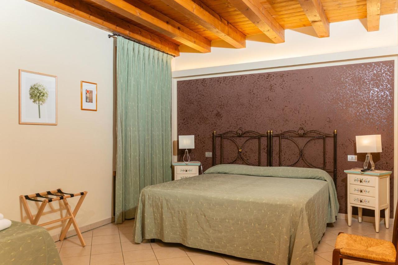 Agriturismo Dei Grippi Sona Eksteriør bilde