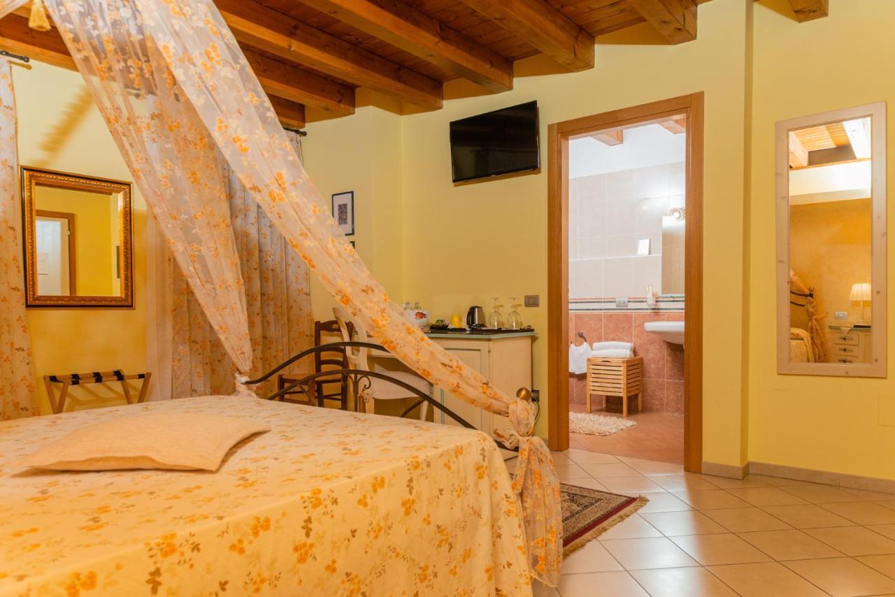 Agriturismo Dei Grippi Sona Eksteriør bilde